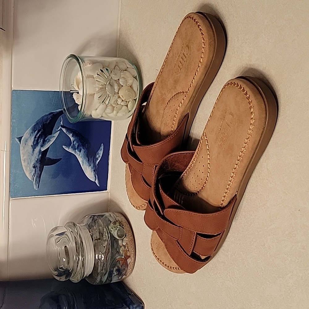 Comfy tan slide sandals